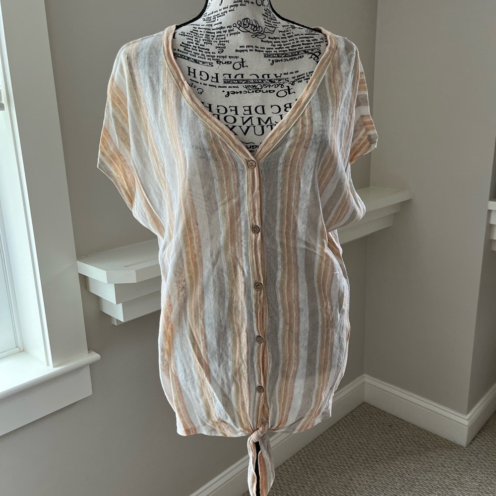 Cream lt grey and beige cap sleeve tie bottom top